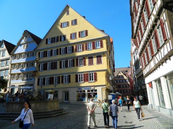 Holzmarkt mit Georgsbrunnen